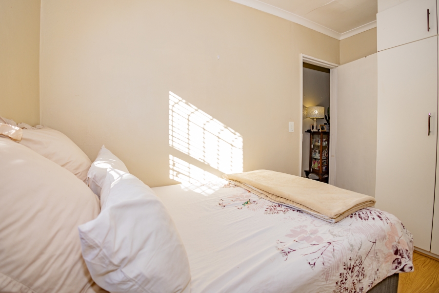 2 Bedroom Property for Sale in Oakglen Western Cape